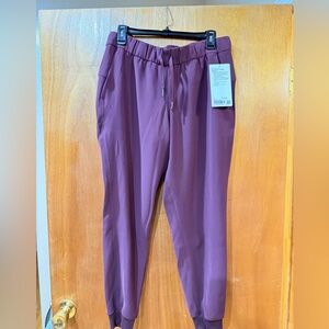 Lululemon On The Fly Jogger